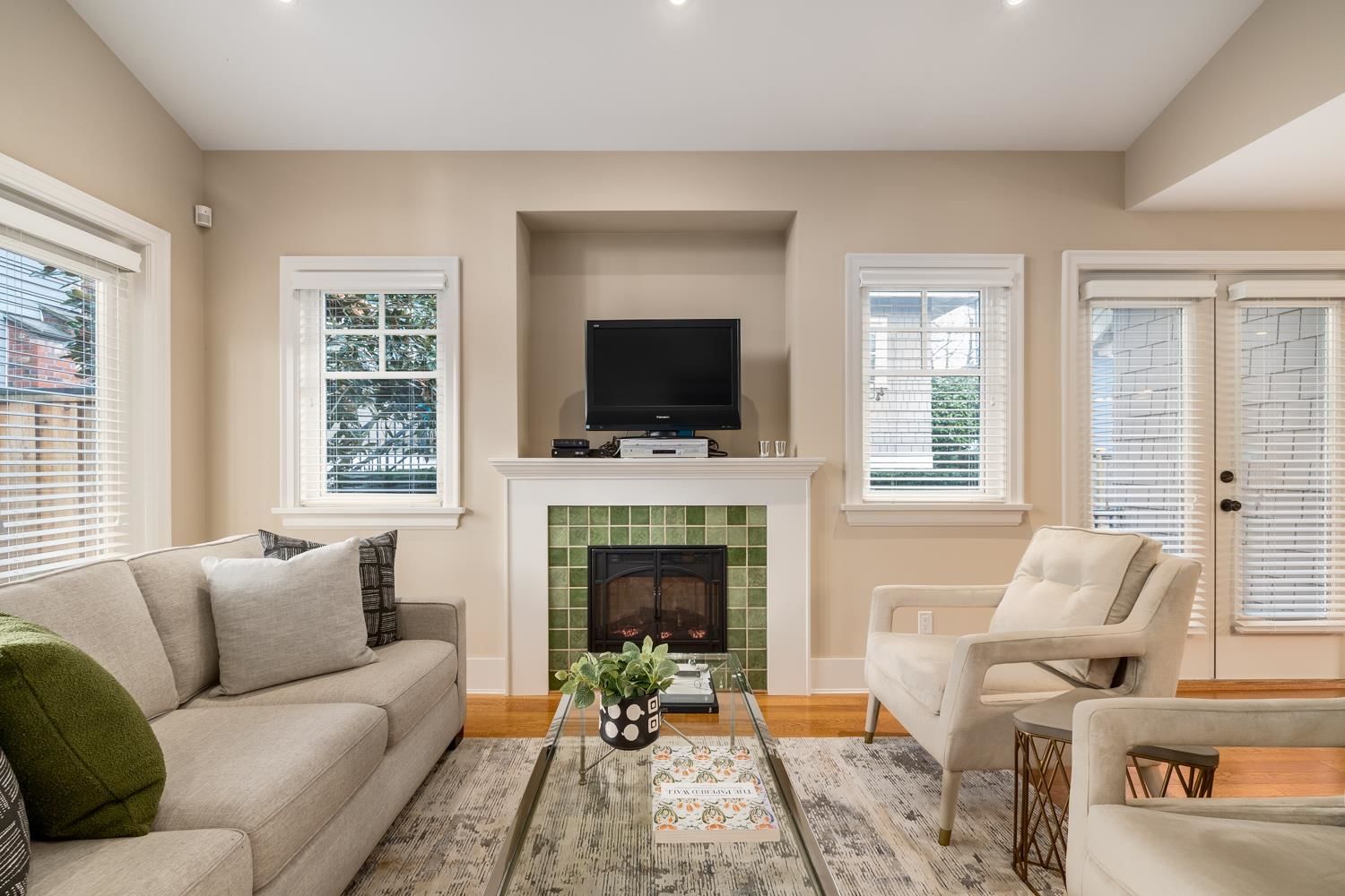 Listing Image 9