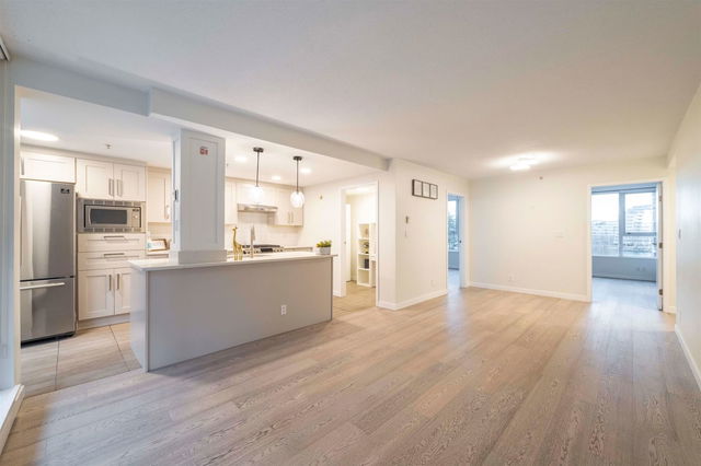609 - 33 Smithe Street