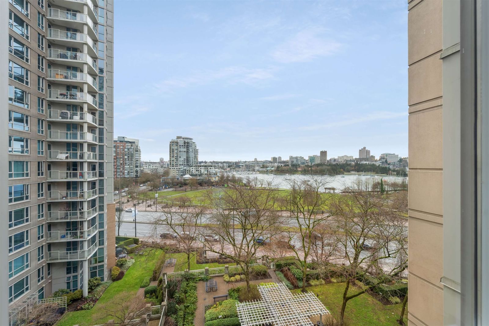 Listing Image 12