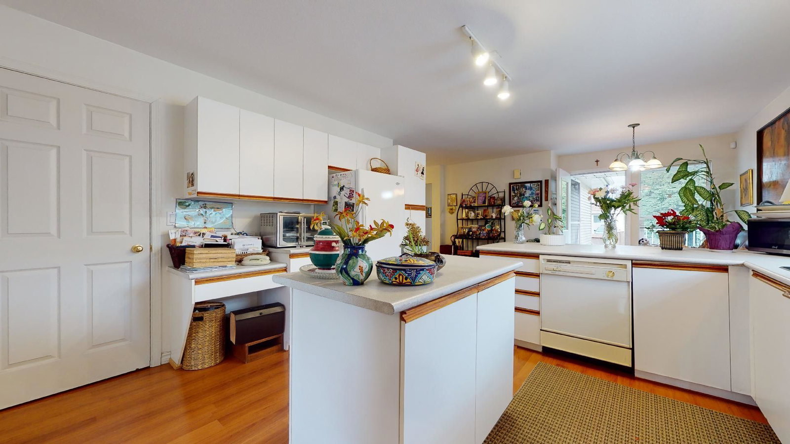 Listing Image 21