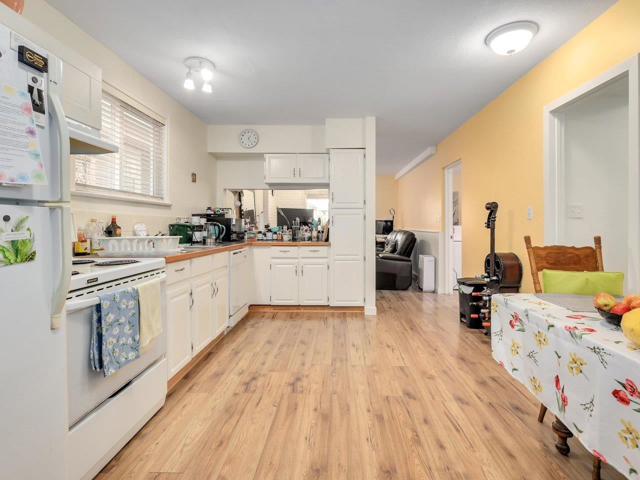 Listing Image 10