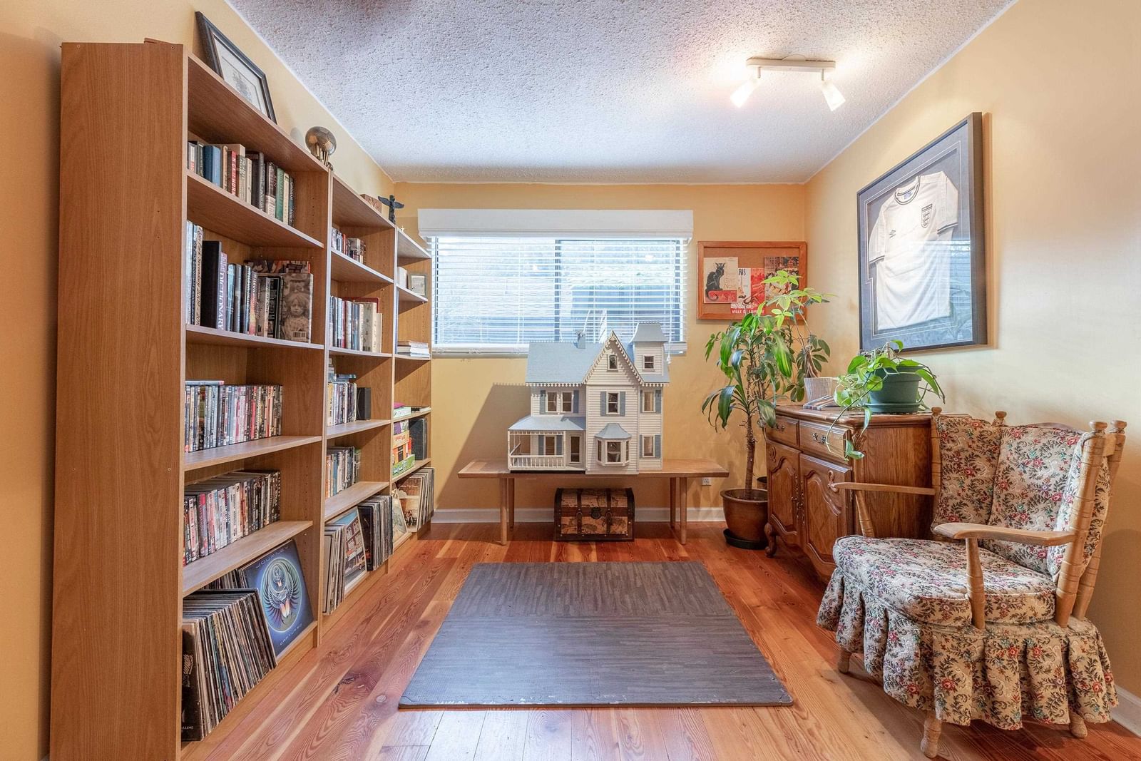 Listing Image 9