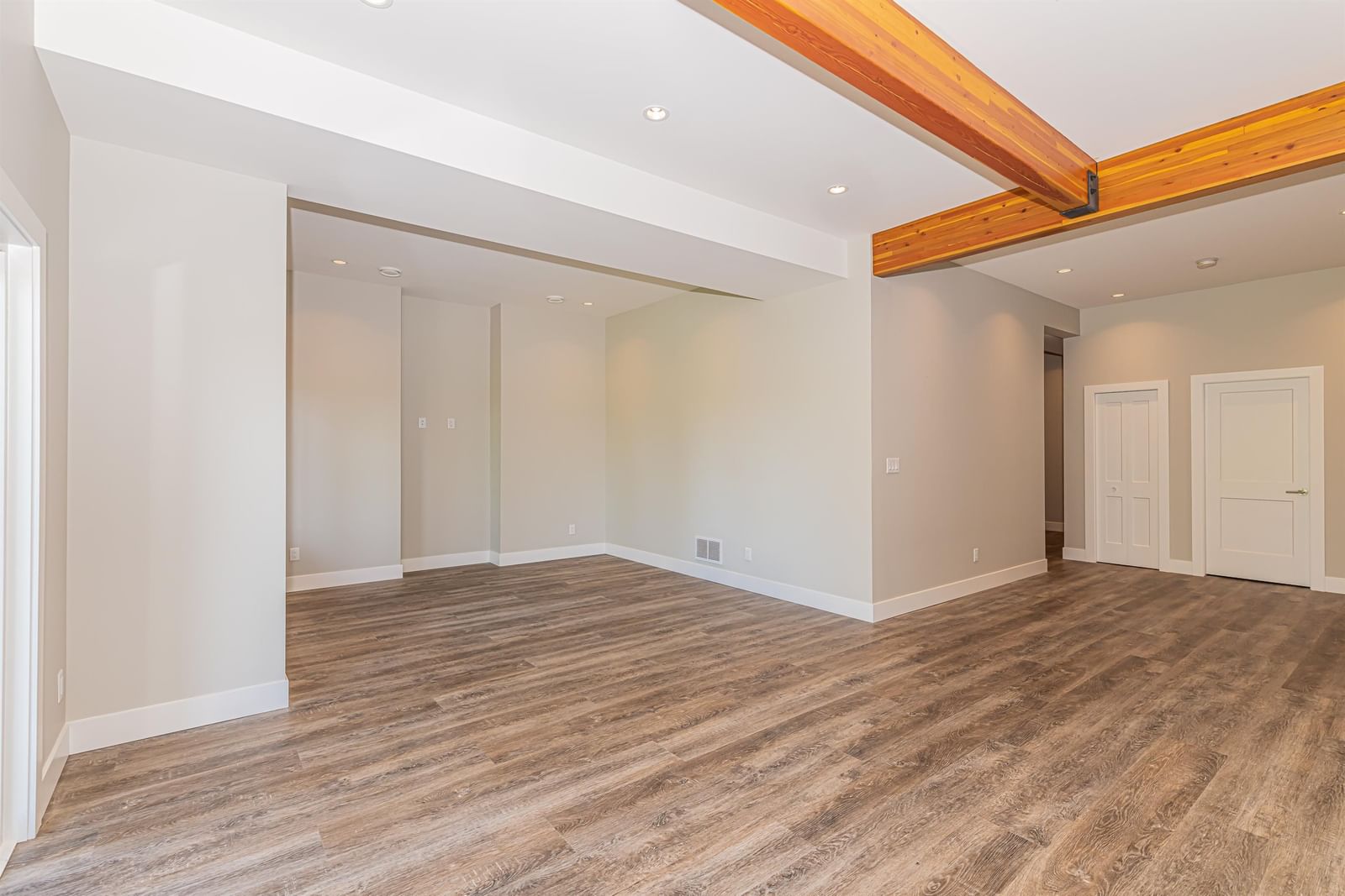 Listing Image 24