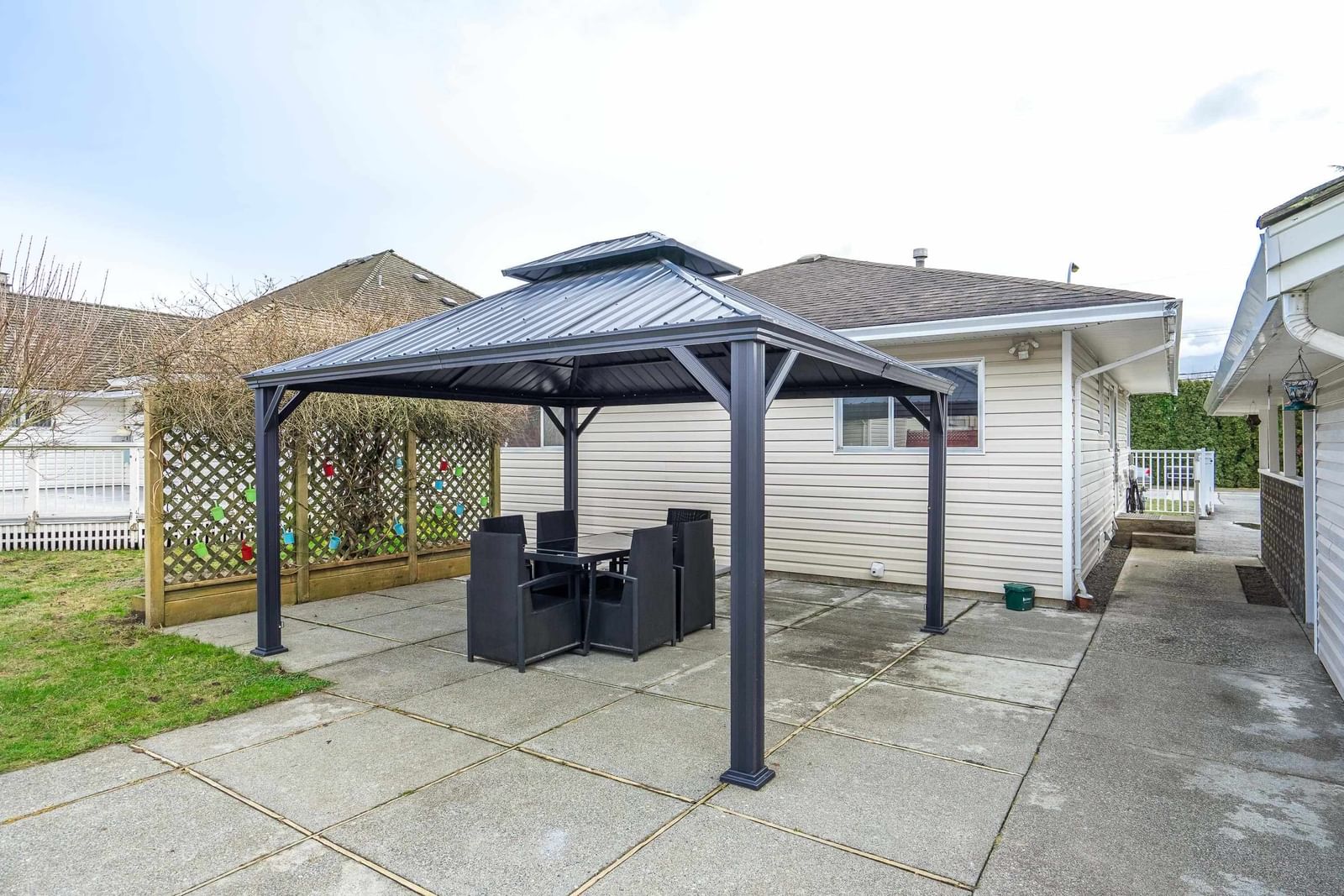 Listing Image 12