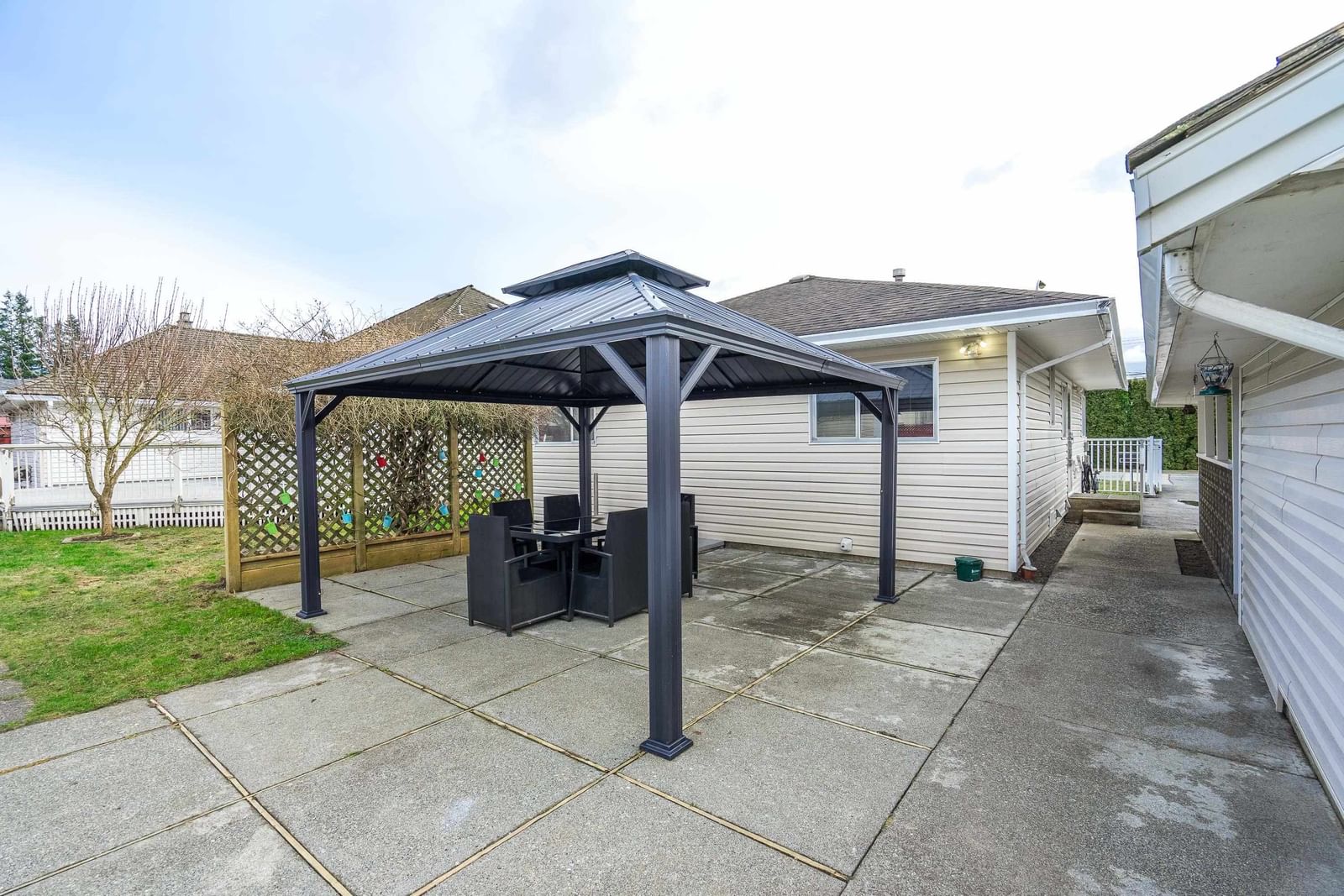 Listing Image 14