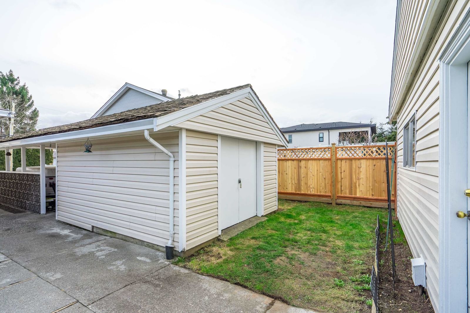 Listing Image 17