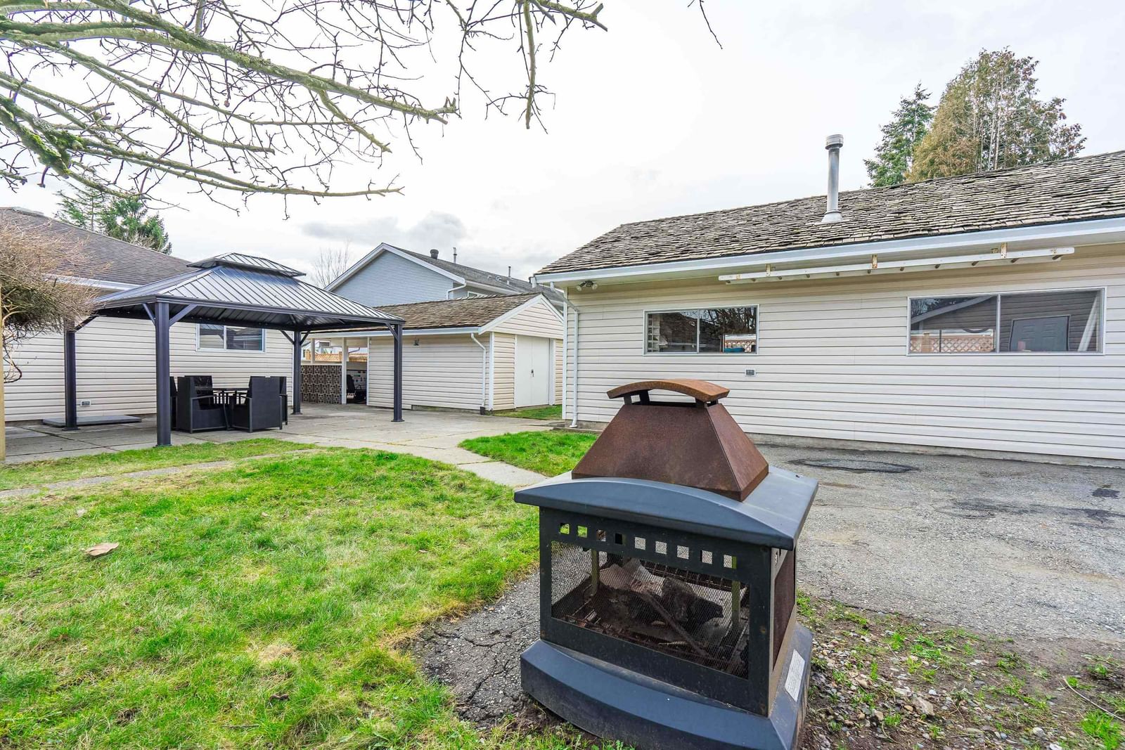 Listing Image 9