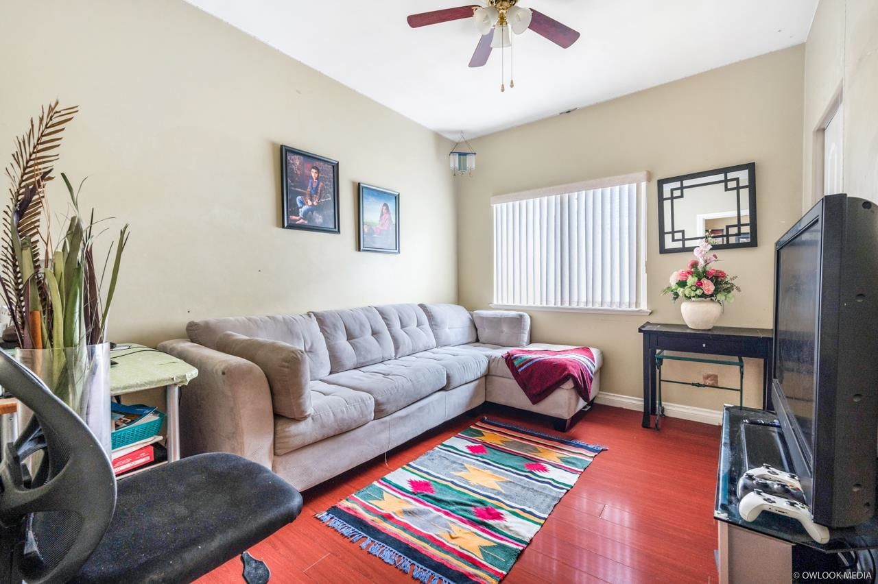 Listing Image 15