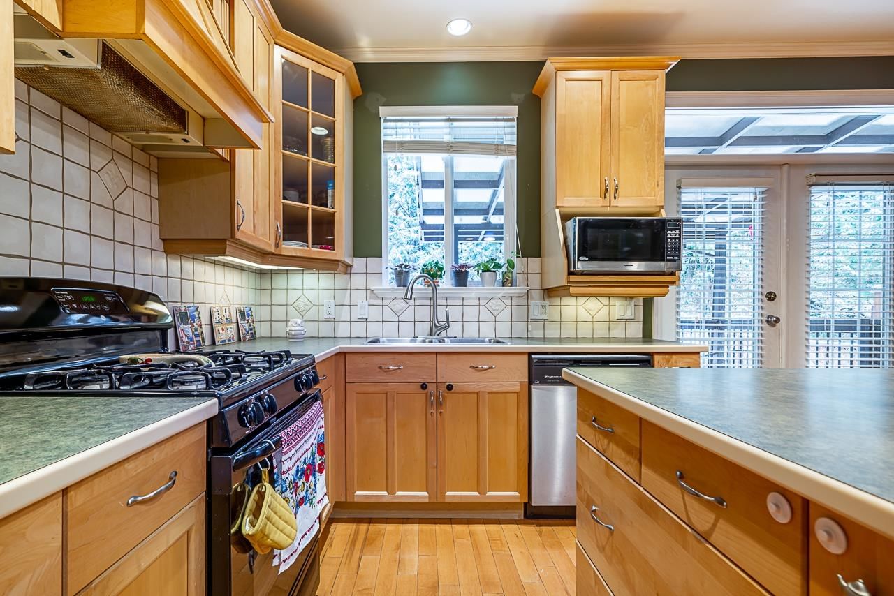 Listing Image 11
