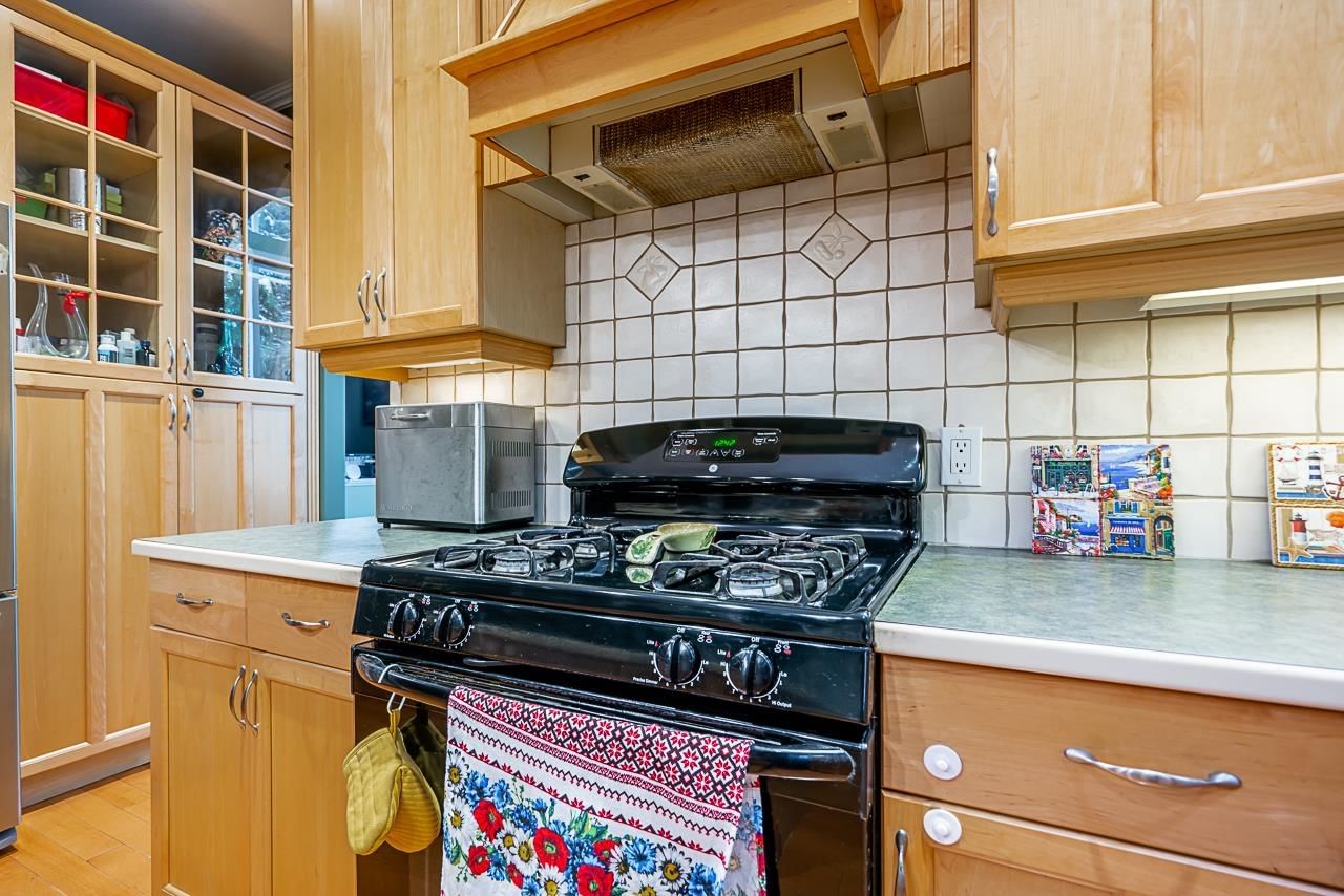 Listing Image 12
