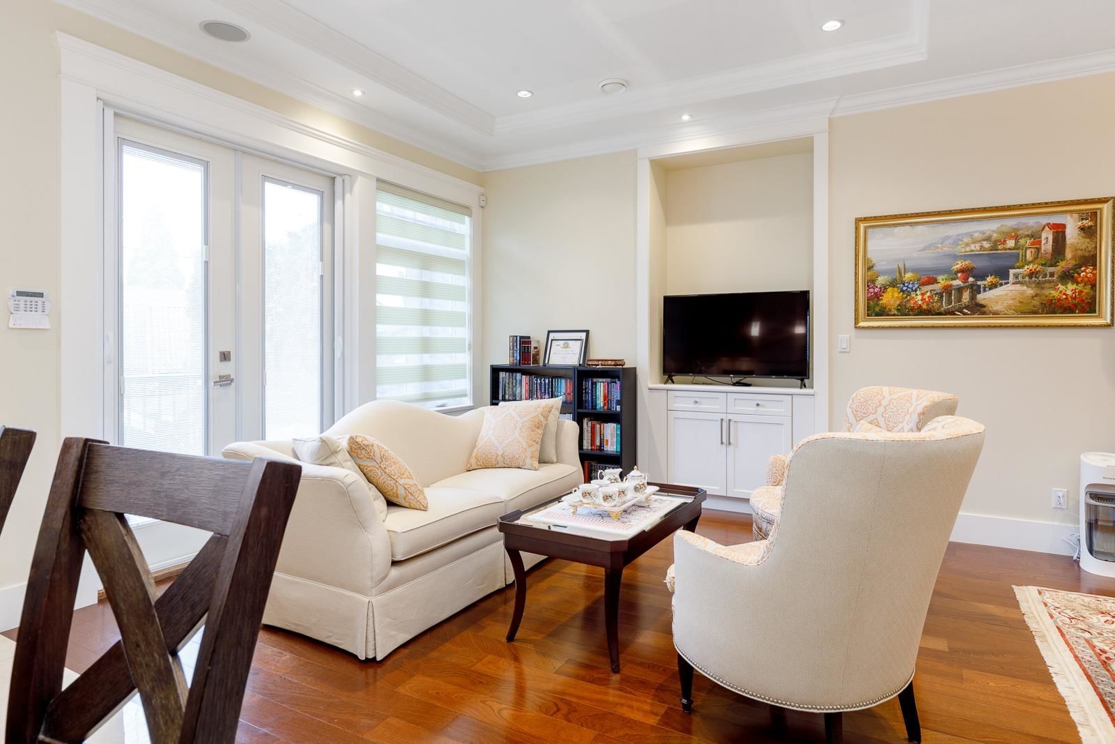 Listing Image 11
