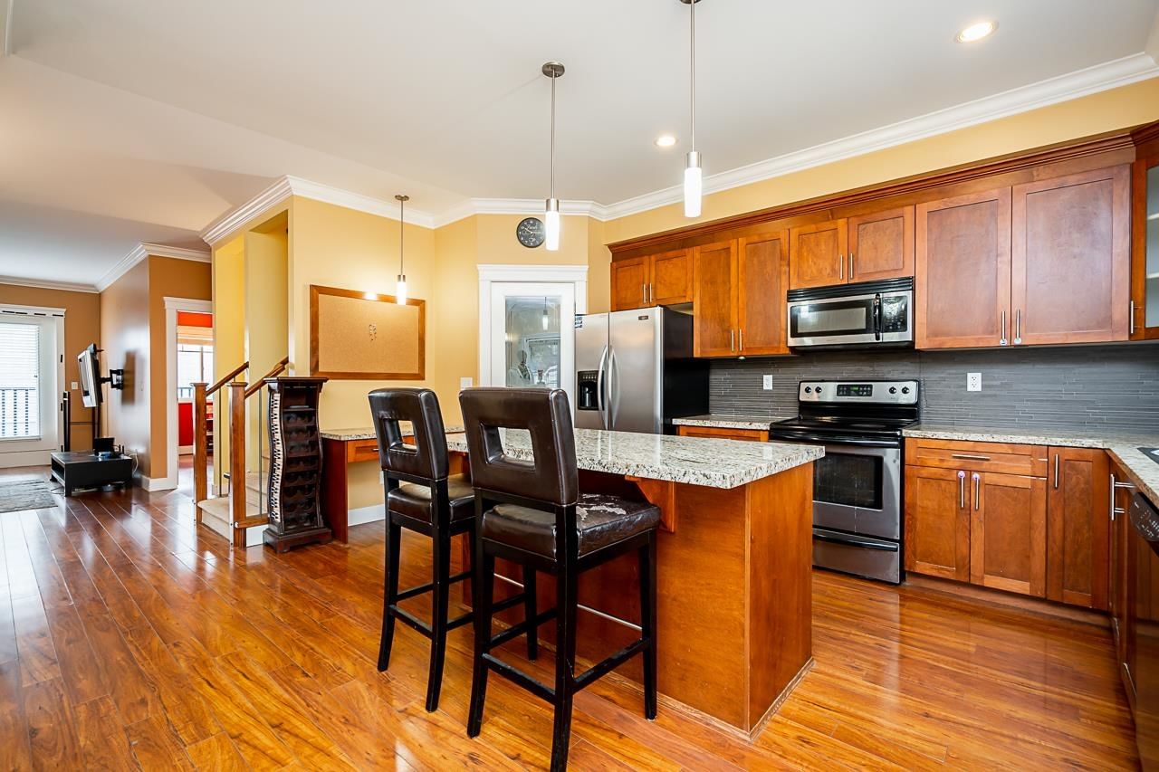 Listing Image 11