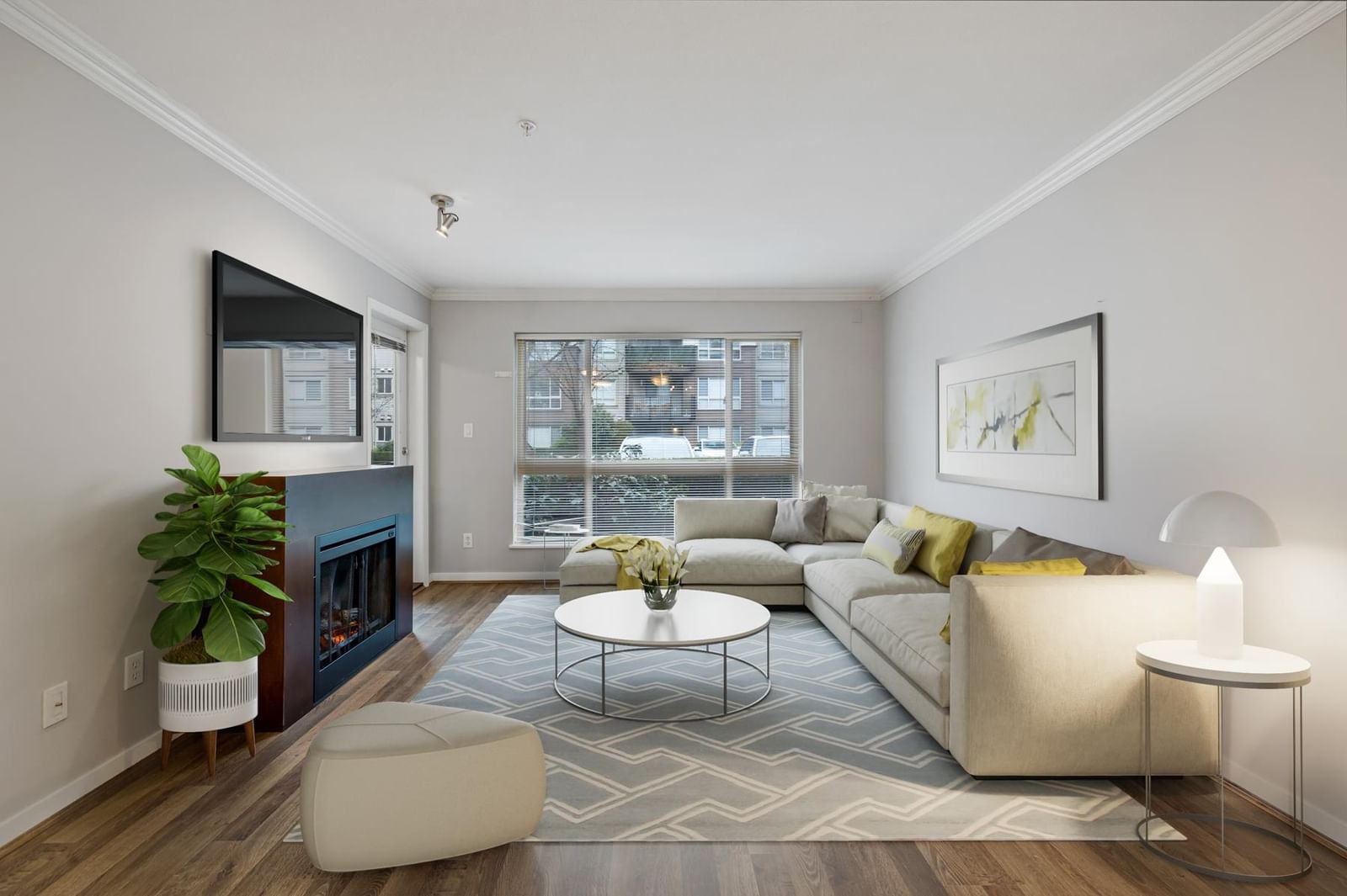 Listing Image 12