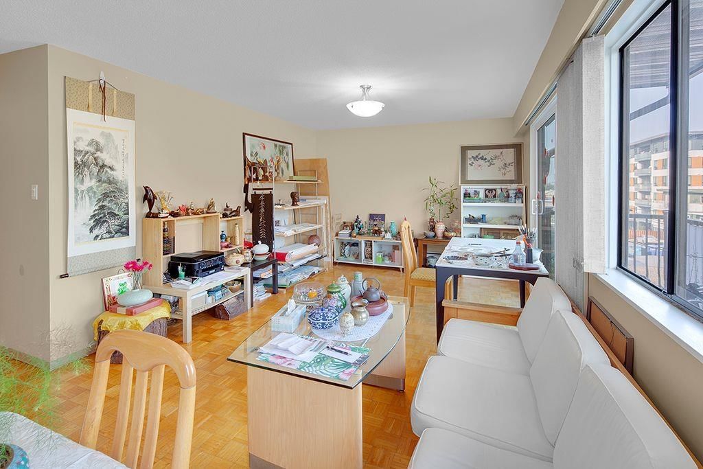 Listing Image 6