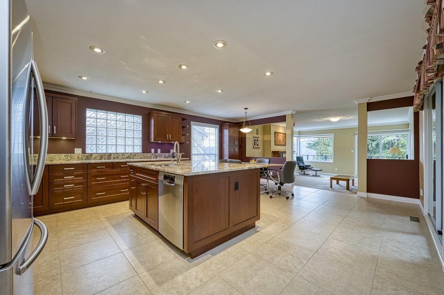 Listing Image 9