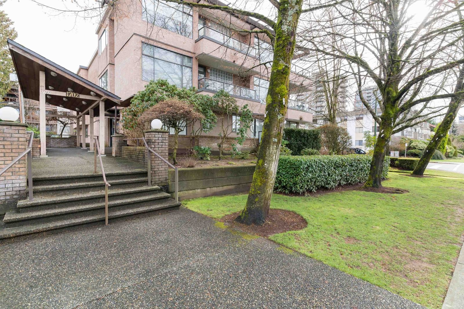 Listing Image 17