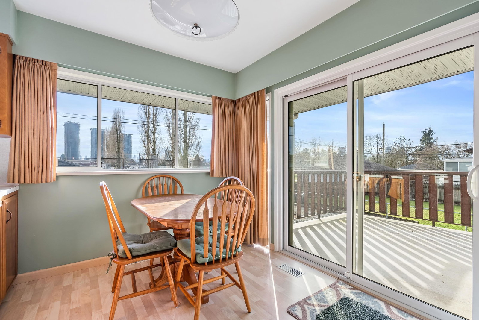 Listing Image 11