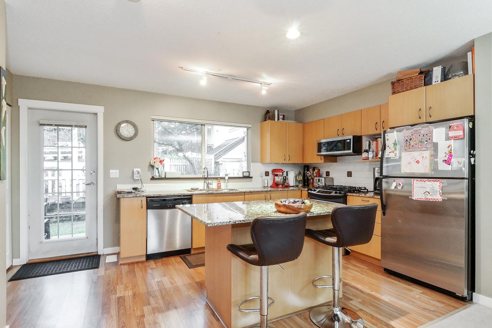 Listing Image 7