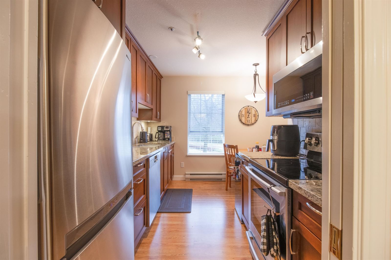 Listing Image 16