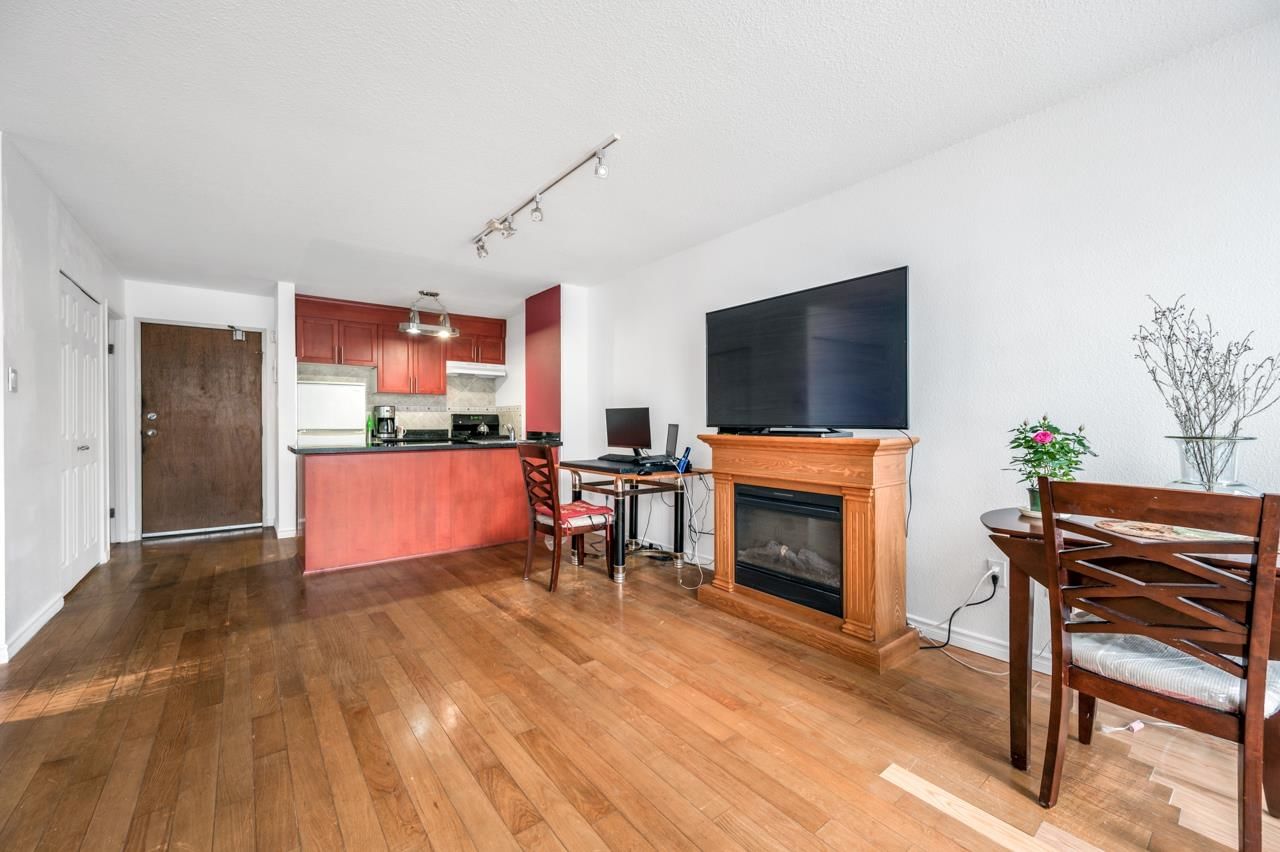 Listing Image 7