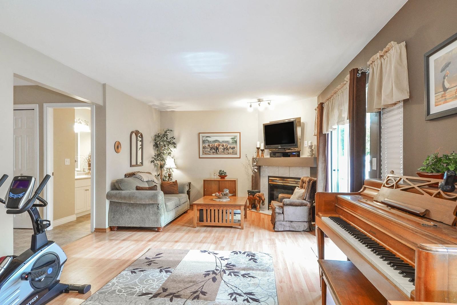 Listing Image 6