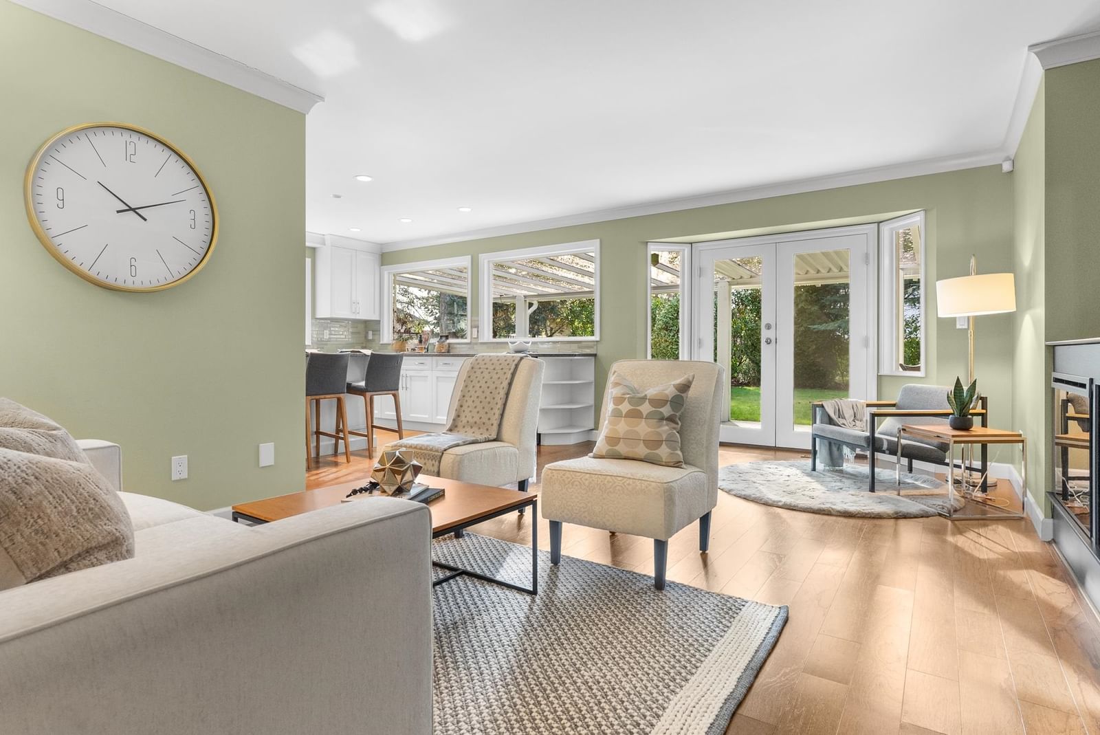 Listing Image 12