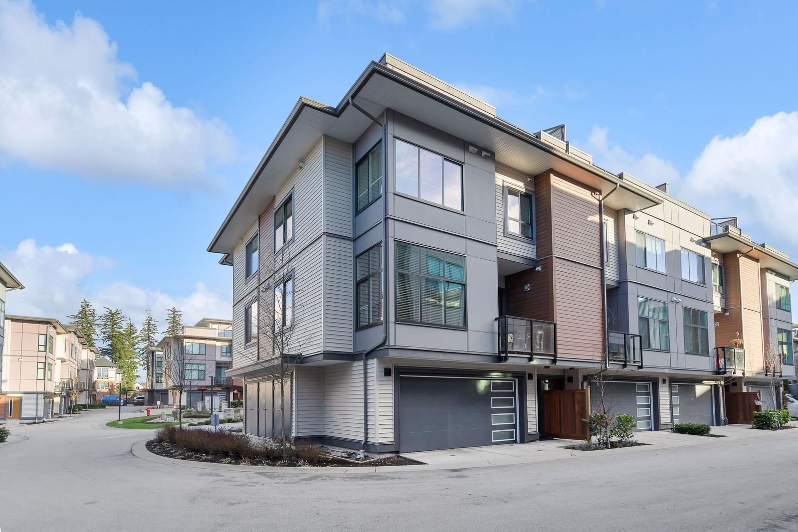 Listing Image 23