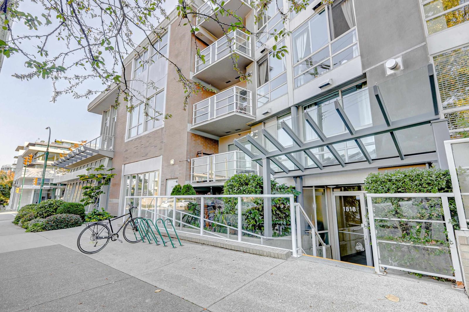 Listing Image 21