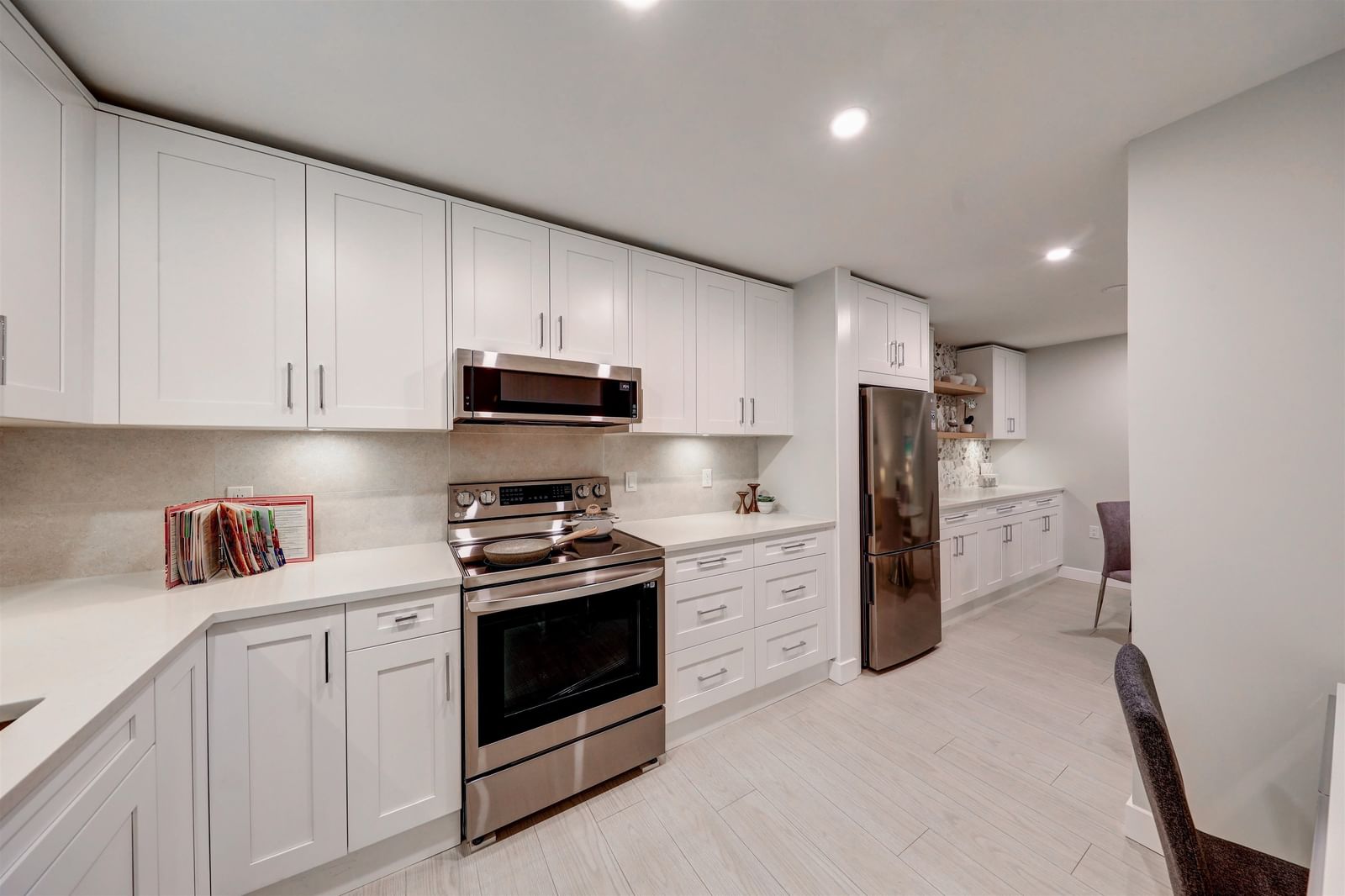 Listing Image 11