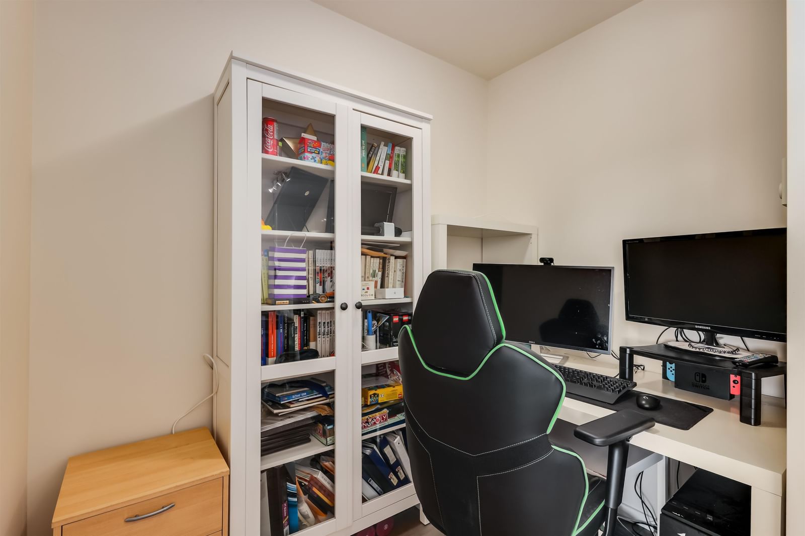 Listing Image 8