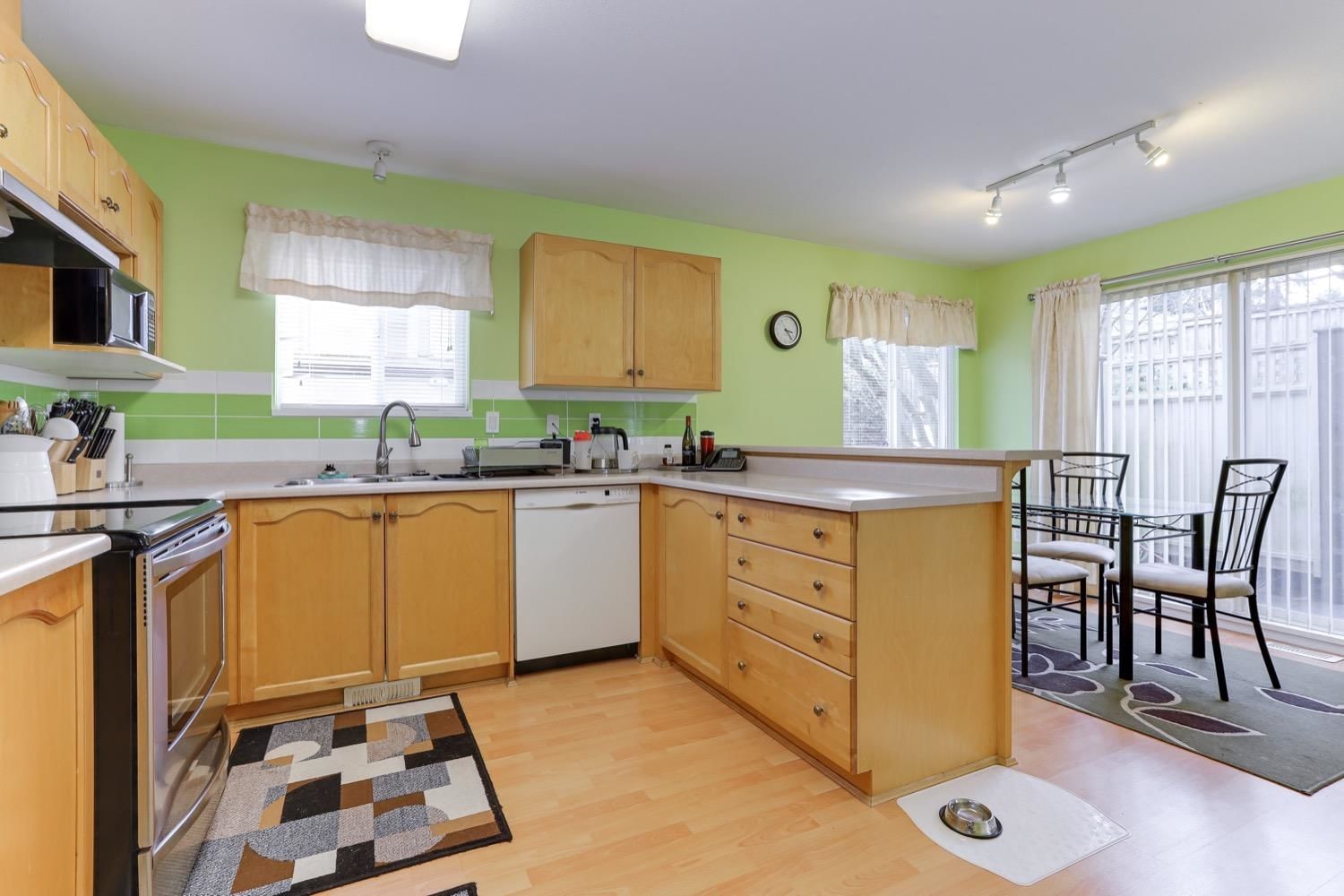 Listing Image 9