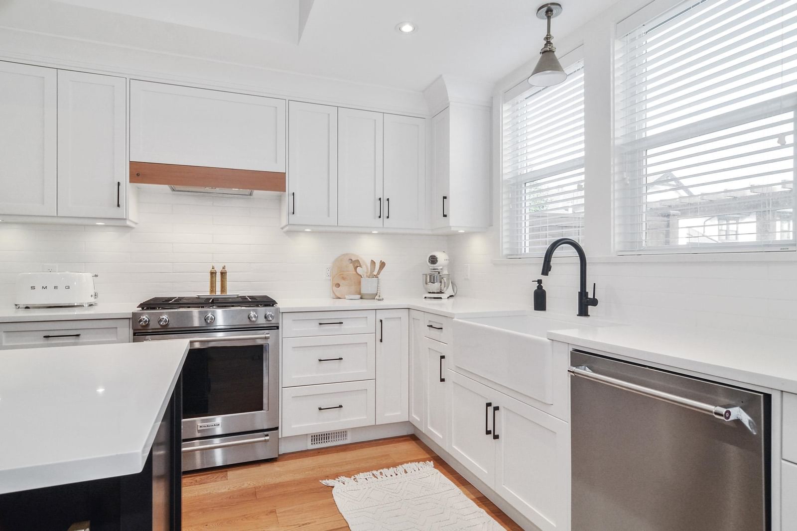 Listing Image 10