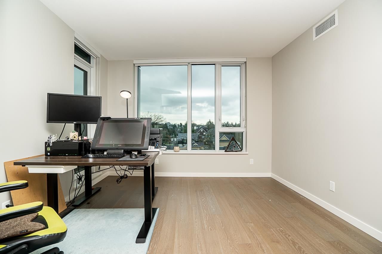 Listing Image 12