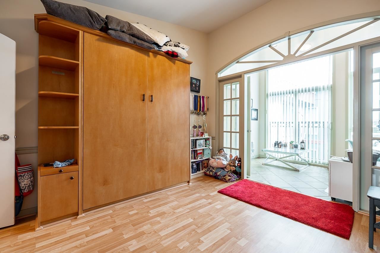 Listing Image 16