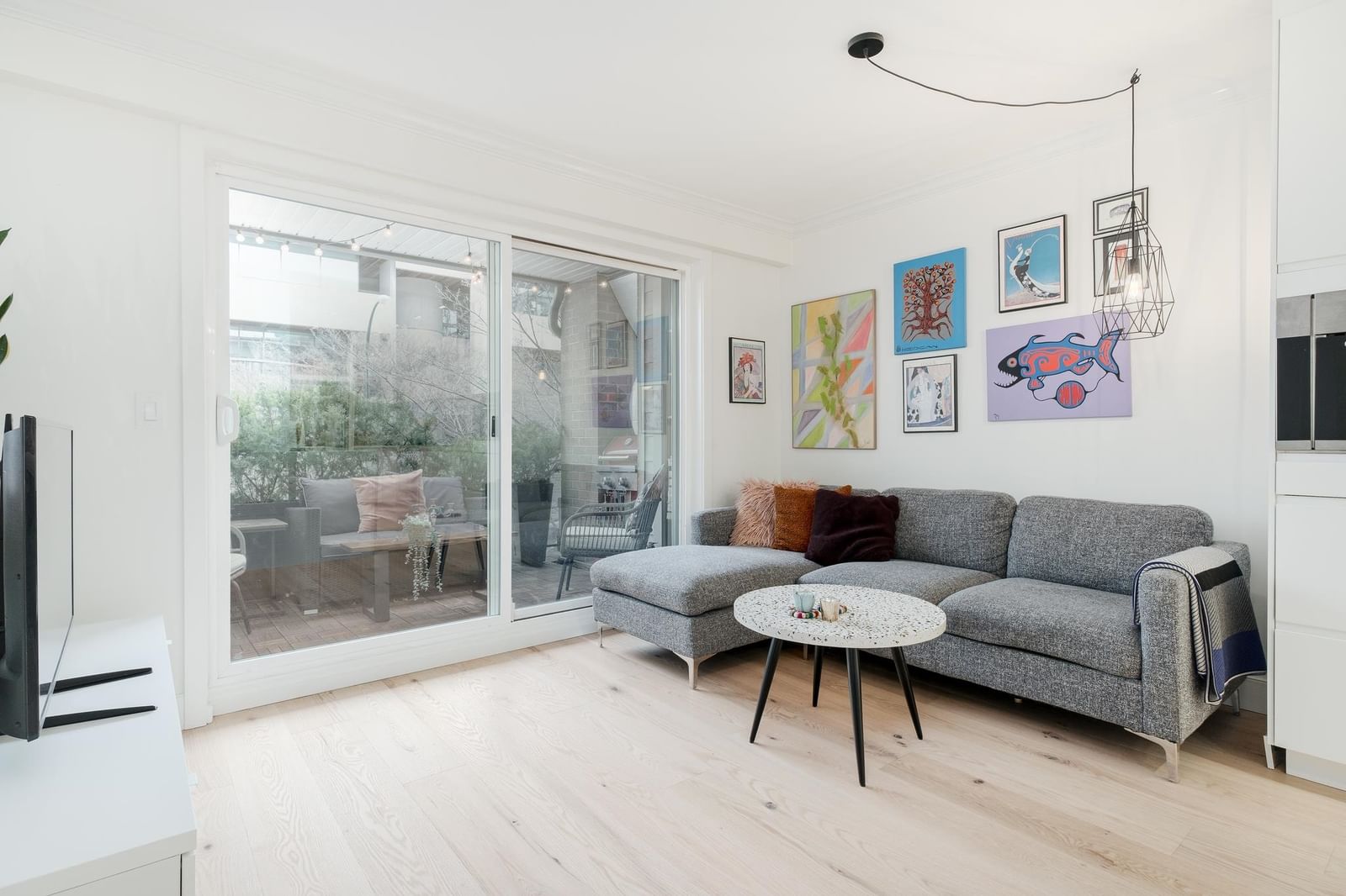 Listing Image 9