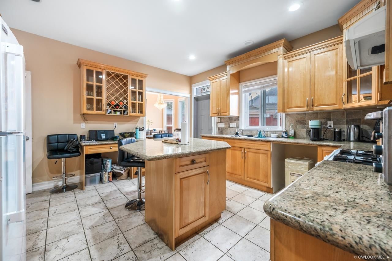 Listing Image 9
