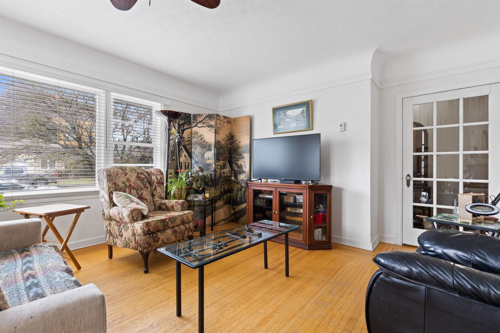 Listing Image 9