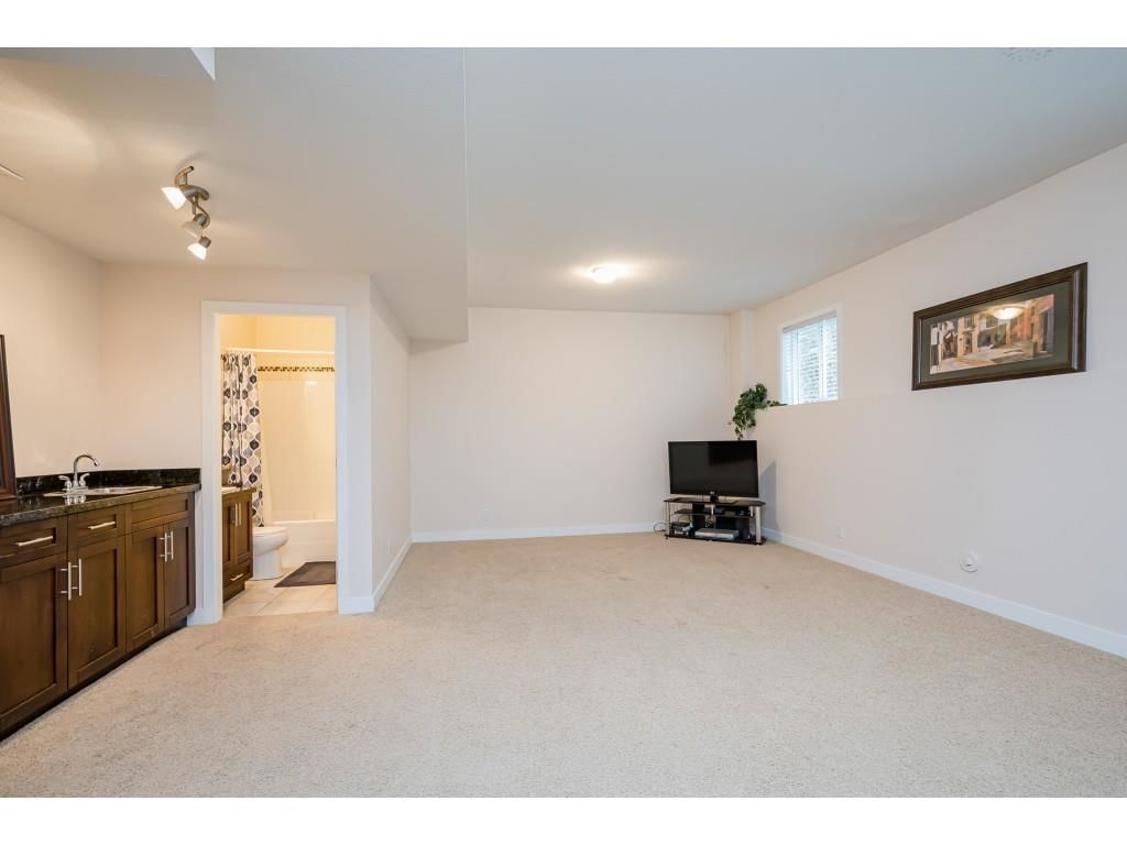 Listing Image 27