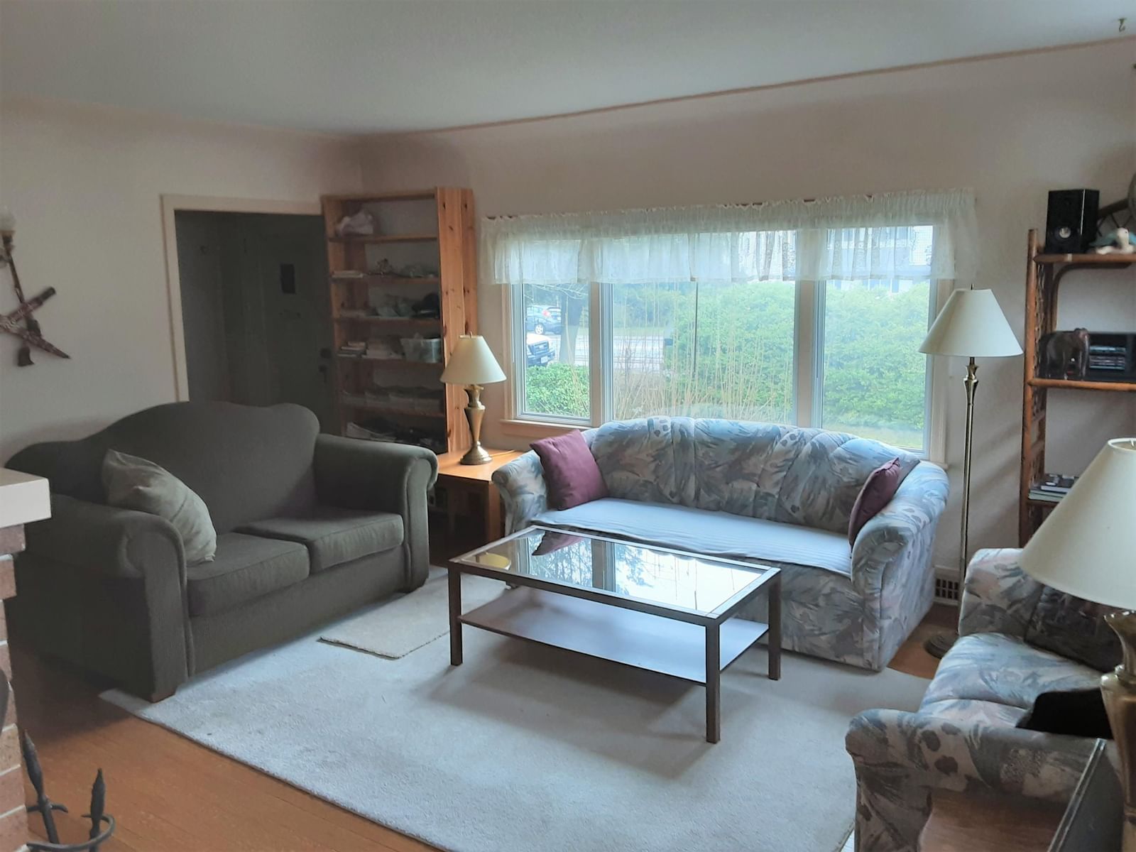 Listing Image 3