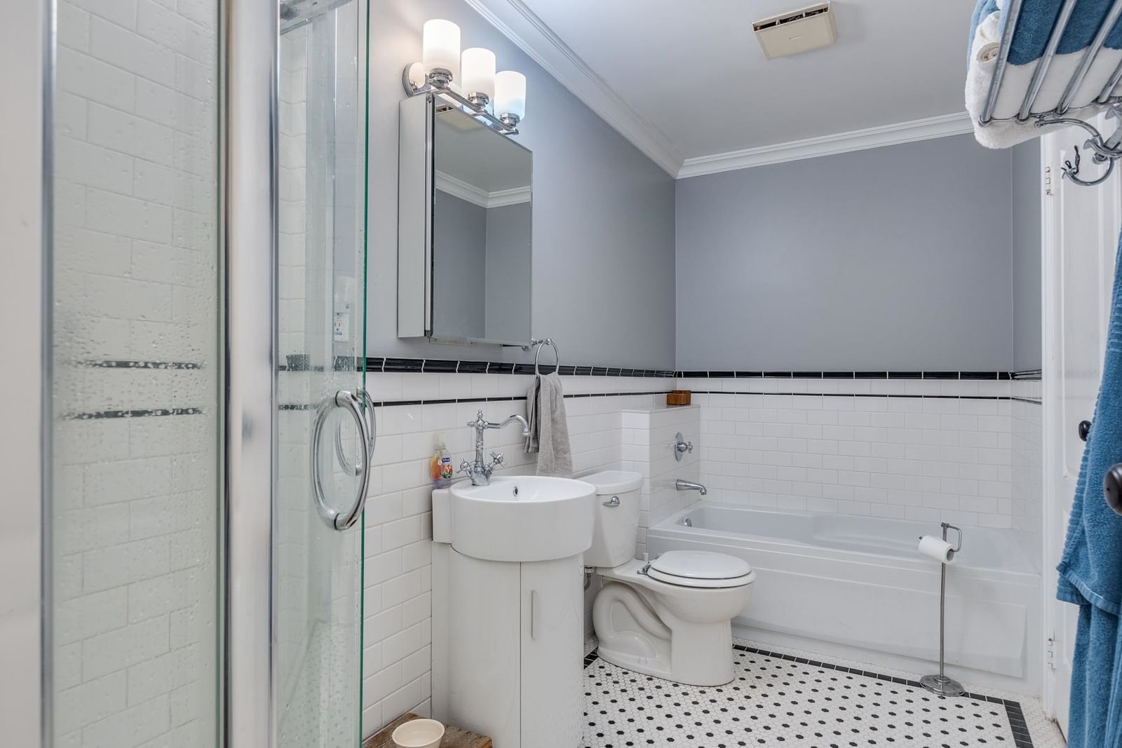 Listing Image 13