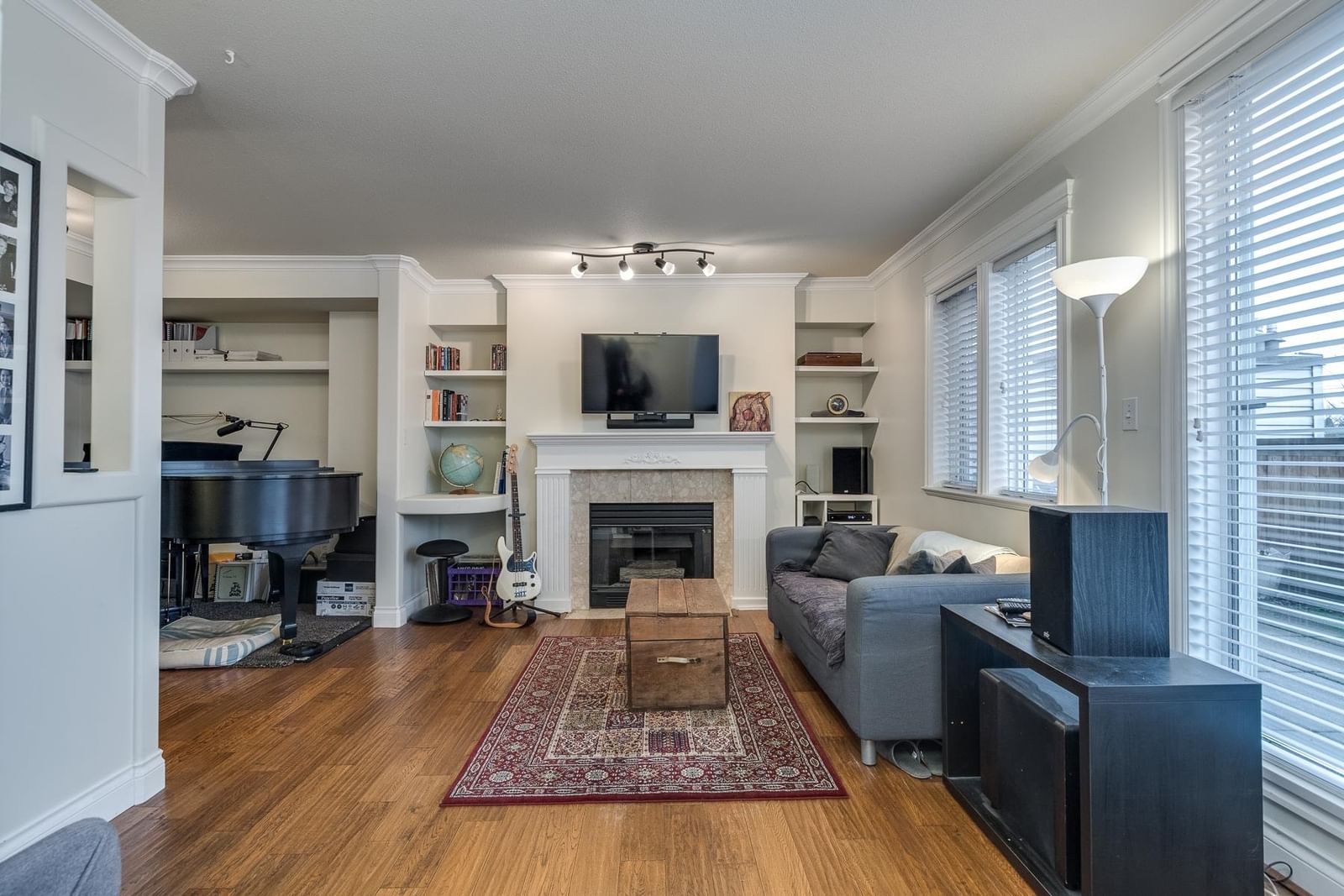 Listing Image 3