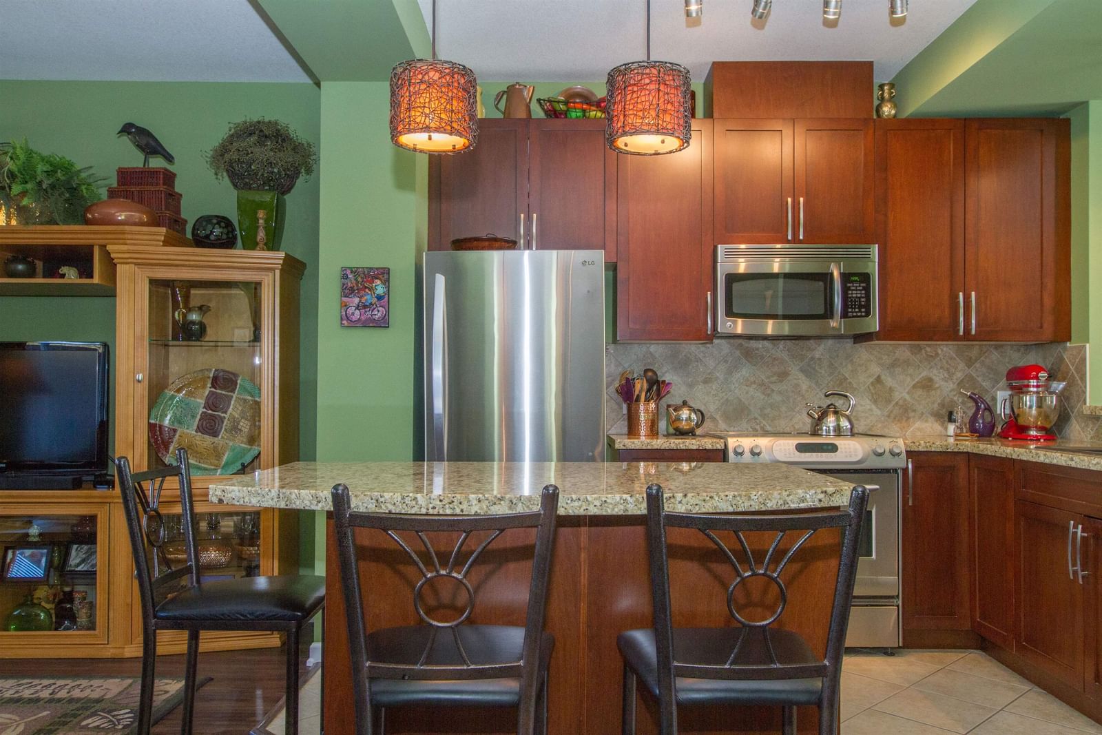 Listing Image 12