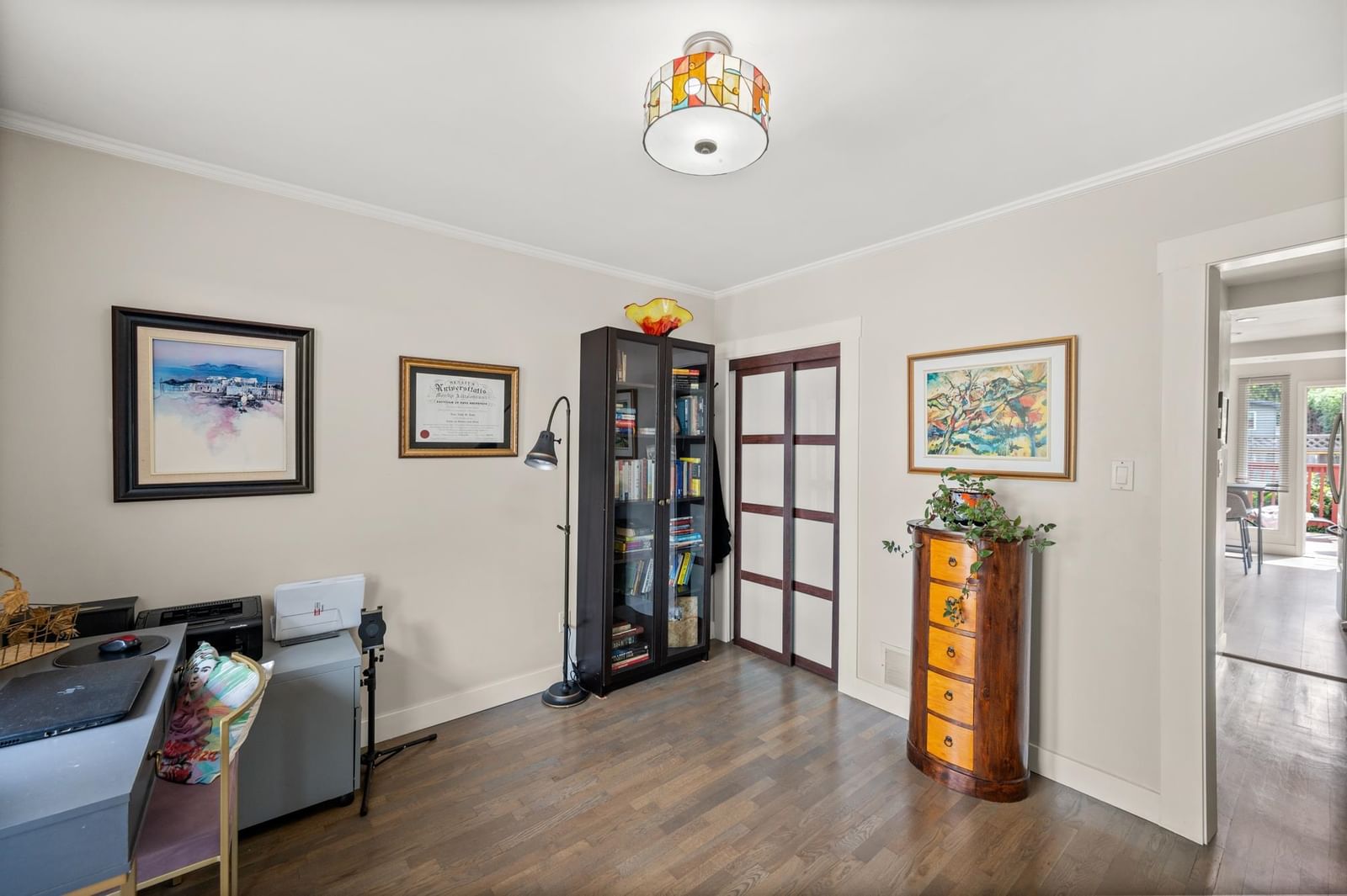 Listing Image 4