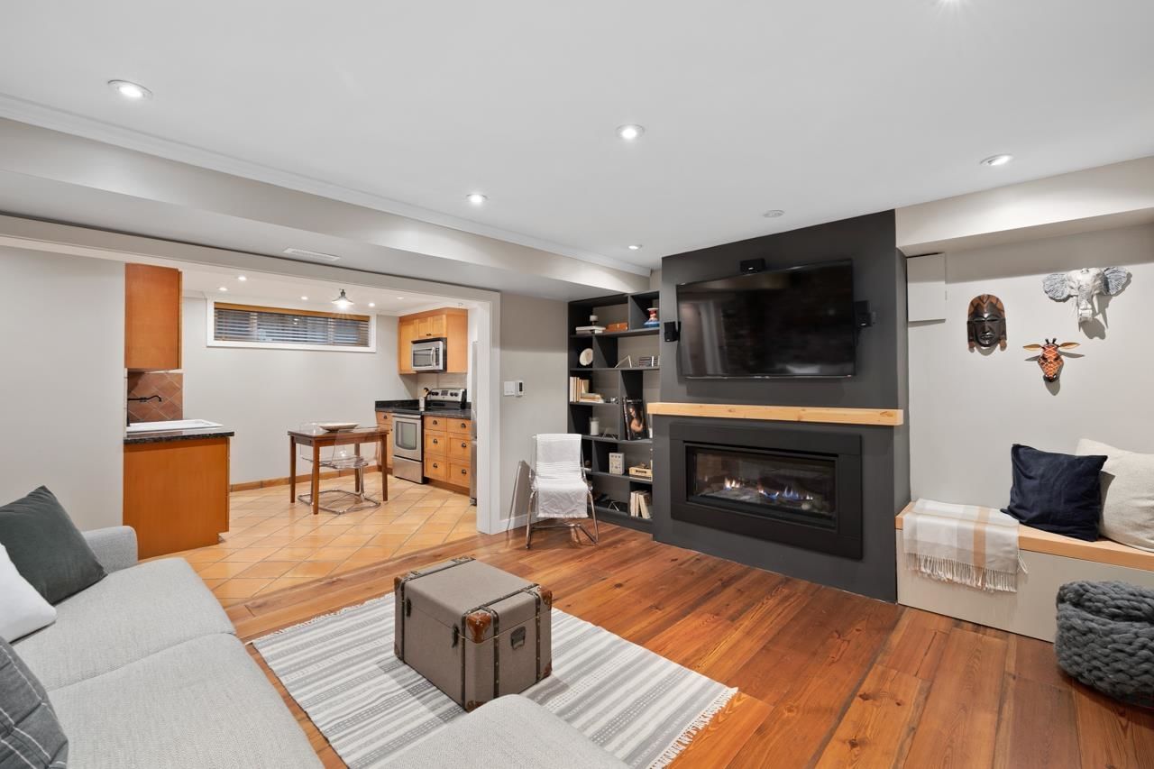 Listing Image 19