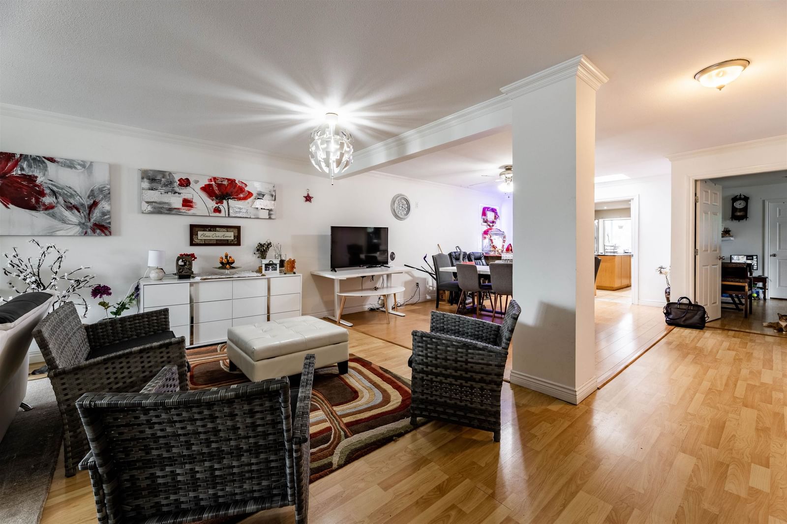 Listing Image 16