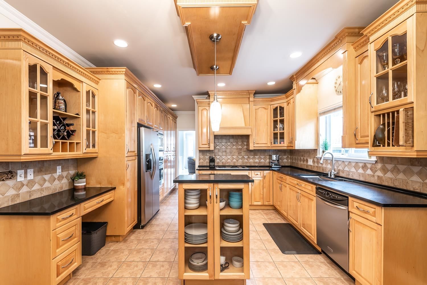 Listing Image 12