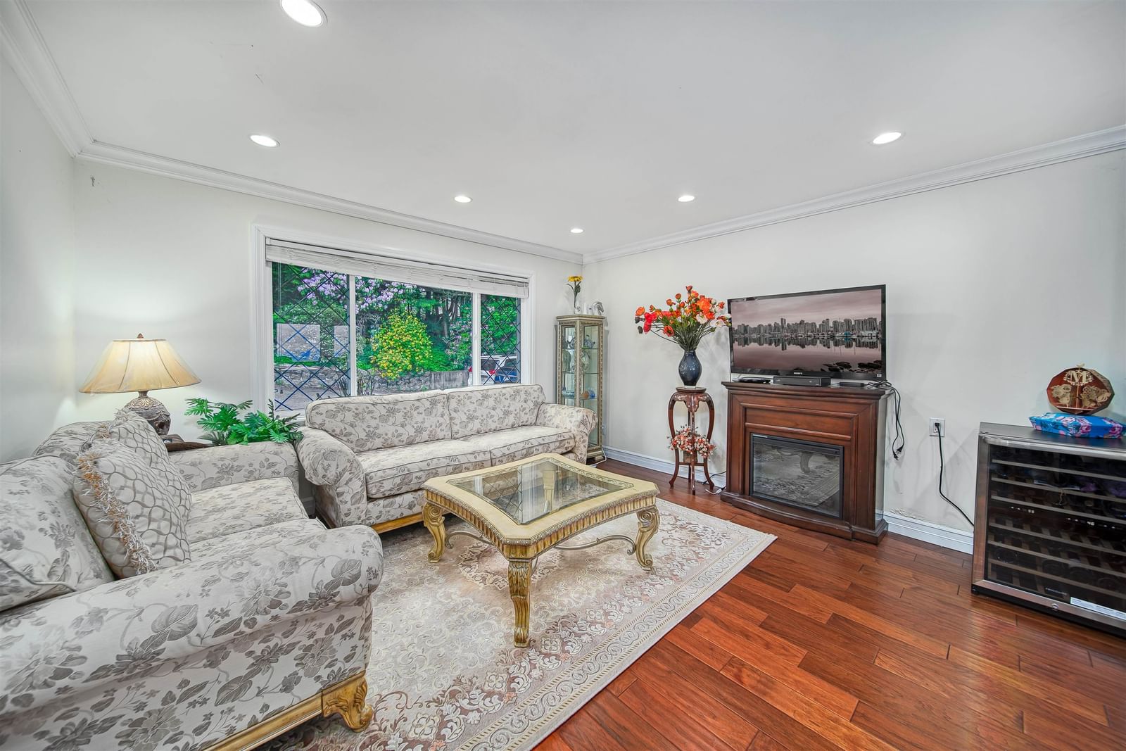 Listing Image 11