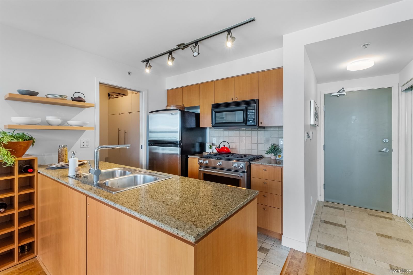 Listing Image 12