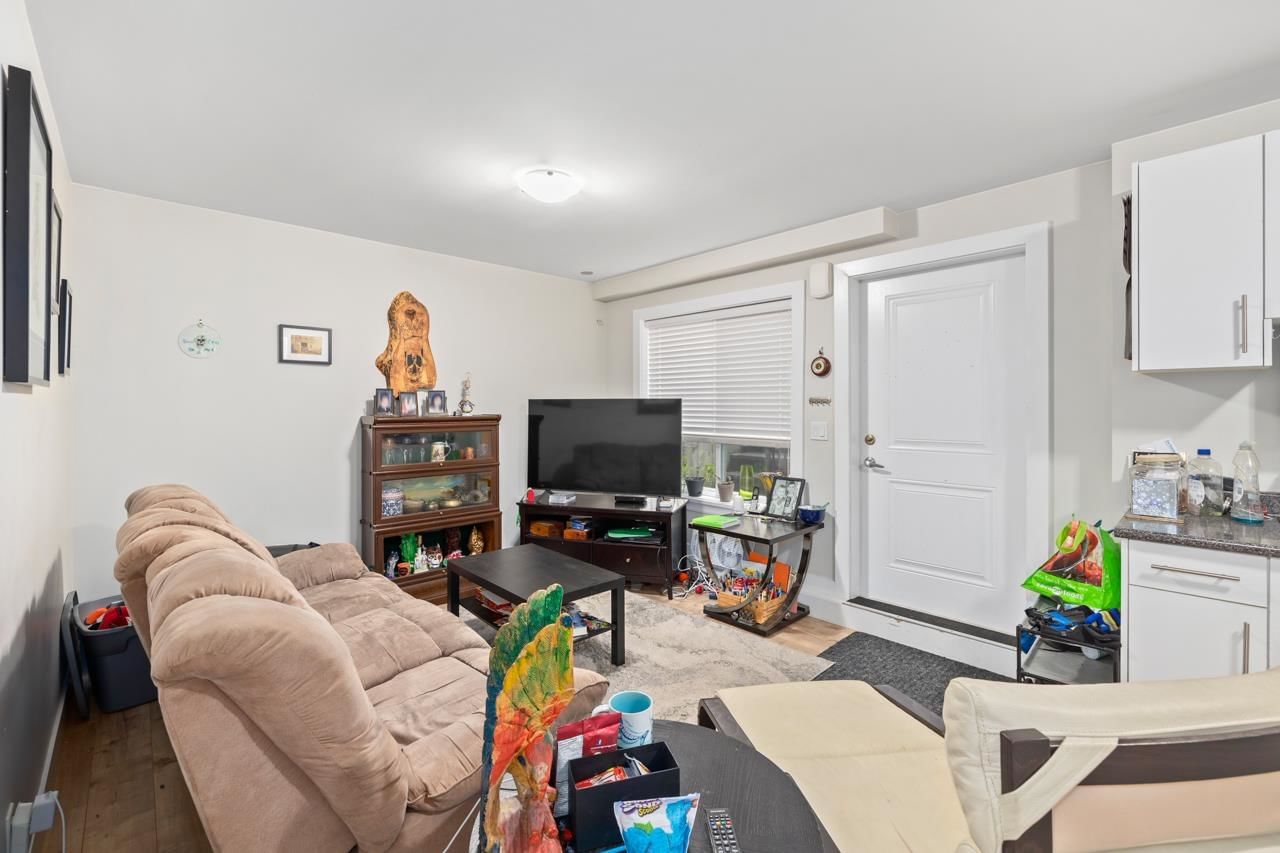 Listing Image 19