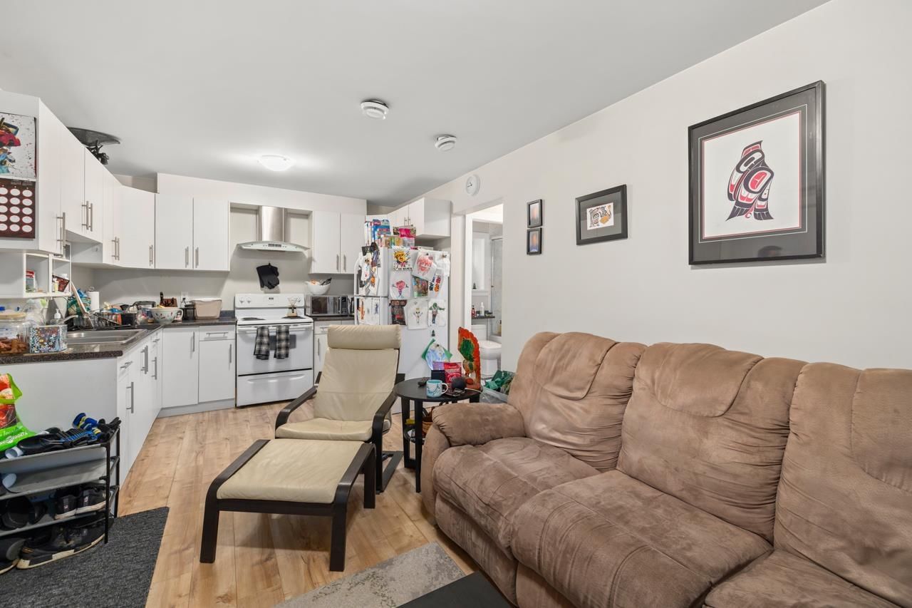 Listing Image 20
